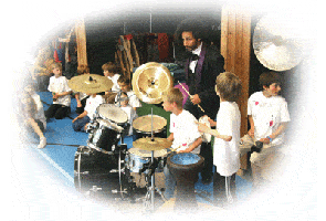 TOUSSINI.de circus mobile Schulprojekt Schlagzeug