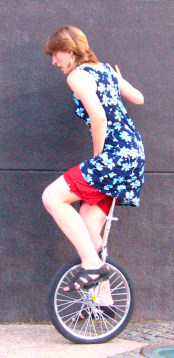 TOUSSINI Business Zirkus Teamevent Einrad