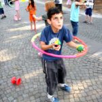 Toussini Mitmachzirkus auf der Straße