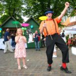 Toussini Mitmachzirkus auf der Straße