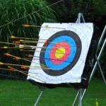 Toussini Zirkus Bogenschießen